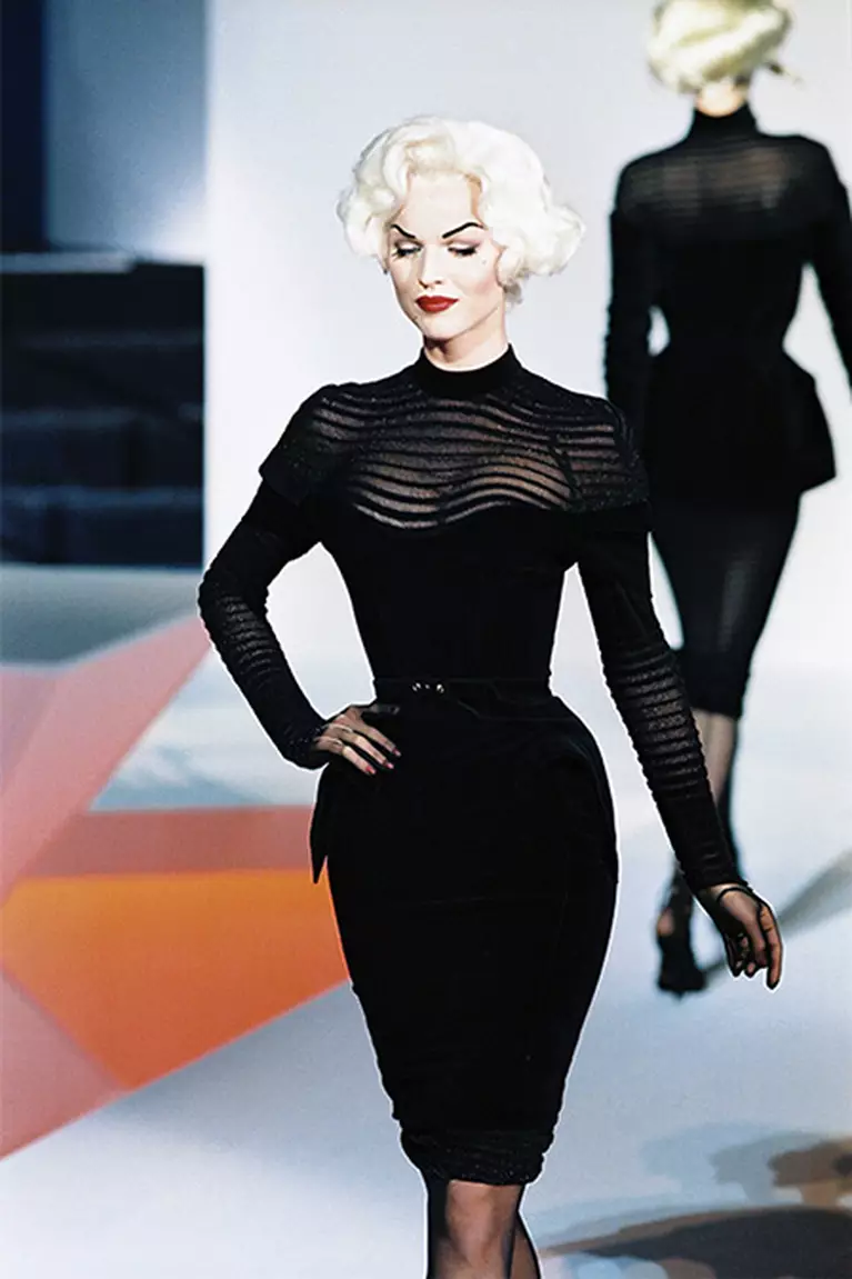 Pause Woman