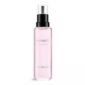 Roze Mugler Womanity parfum-navulflacon met zwart pompje tegen een witte achtergrond