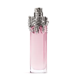 Roze Mugler Womanity-parfumfles met zilveren gebeeldhouwde dop op lichtgrijze achtergrond